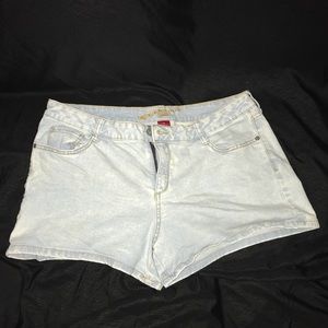 Light wash Arizona Jean Shorts
